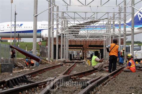 Proyek Pembangunan Rel Kereta Api Bandara Soekarno Hatta Foto