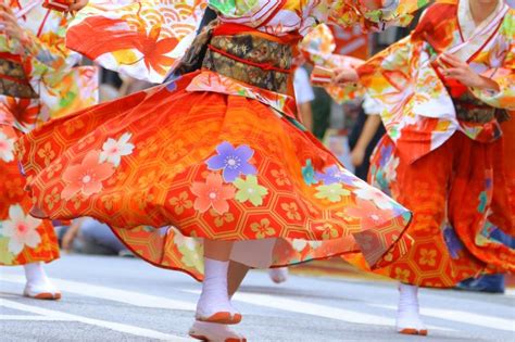 伝統行事高知県民にとって夏の最大イベントよさこい祭りってどんなお祭り COCCHI Me