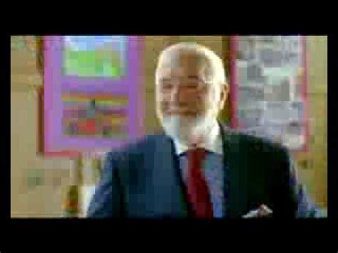 Estacionamento, aceita pets, estacionamento privativo. Carlitos y el campo de los sueños Trailer - YouTube