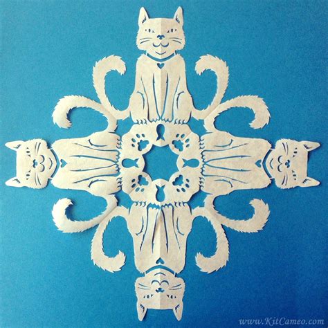 The Most Crazy Cool Snowflakes Youve Ever Seen Paper Snowflakes Diy