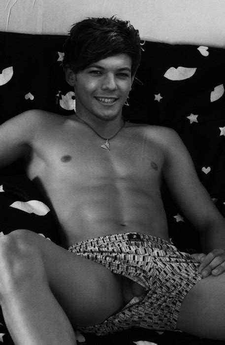 Louis Tomlinson Fully Nude Vidcaps - Naked Male Celebrities. 