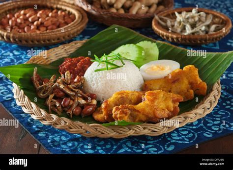 Nasi Lemak On Banana Leaf Malaysia Singapore Food Stock Photo Alamy