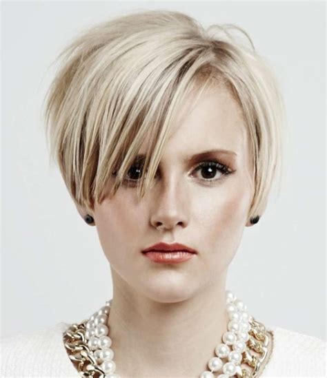 A short cut matched with a statement silver color should be balanced with a soft makeup palette consisting of browns, bronzes, and soft pinks. 16 Gray Short Hairstyles and Haircuts For Women 2017 ...