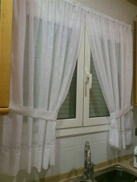 En las siguientes imágenes os muestro como hacer unas cortinas de forma muy fácil, con una sencilla barra de ikea compuesta de unos ángulos para soporte, … pruebas susana: Tutorial: Como confeccionar una cortinas ...