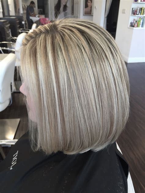 22 Short Bob Hairstyles With Blonde Highlights Hairstyle Catalog
