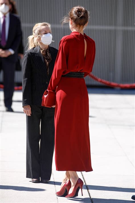 H βασίλισσα Letizia φόρεσε ξανά το αγαπημένο της φόρεμα από τη Massimo