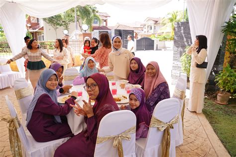 Johor ruler sultan ibrahim sultan iskandar won't be hosting raya open house during aidilfitri this year, but tun dr mahathir mohamad is! Perinsuran Hari Raya Open House 2018 | Perinsuran Brokar