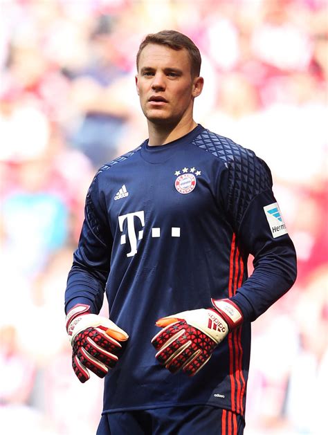 Er hat einen älteren bruder namens marcel. Manuel Neuer Photos Photos - FC Bayern Muenchen v Hannover ...