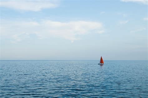 地平線 帆船 平靜的水面 的免費圖庫相片