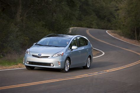 Car Trend Magazine 2012 Toyota Prius V Photo Gallery