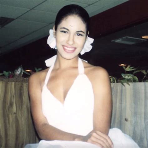 Selena Rare Photos Video Popsugar Latina