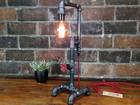 This diy desk lamp is easy to make and it looks really good. Industrial Pipe Lamp | BespokeBug