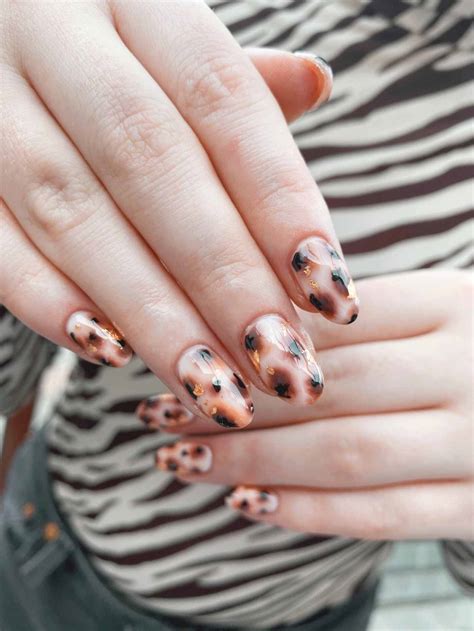 Blonde Tortoise Shell Nails The Spring Version Of The Popular Autumn