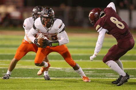 Martinsburg's Jameer Hunter honored with Fulton Walker Award - WV MetroNews