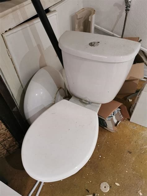 Free Toilet Sink Hand Basin In Ls10 Leeds Für Gratis Zum Verkauf Shpock De