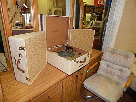 Retro Admiral Record Player With 2 Speakers