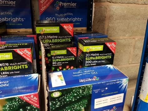 7 Piece Assorted Brand New Premier Light Lot Containing 720 White Led