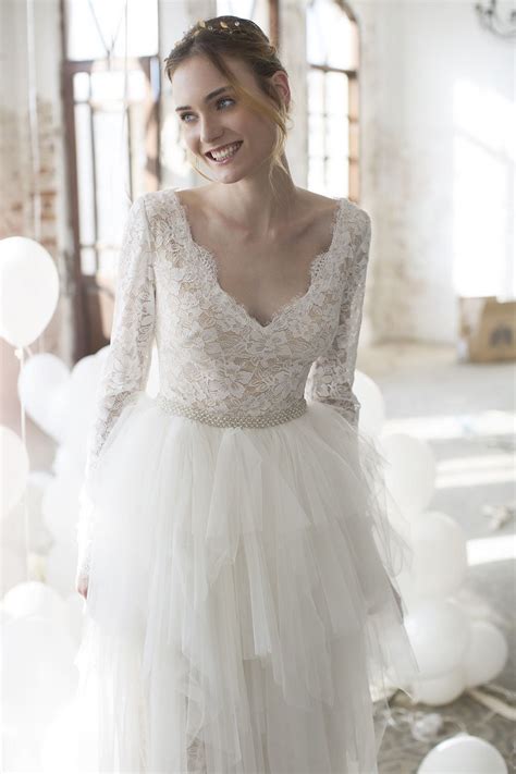 So, throw on your seersucker jacket or pastel. Gorgeous Ready To Wear Wedding Dresses by Noya Bridal: The ...