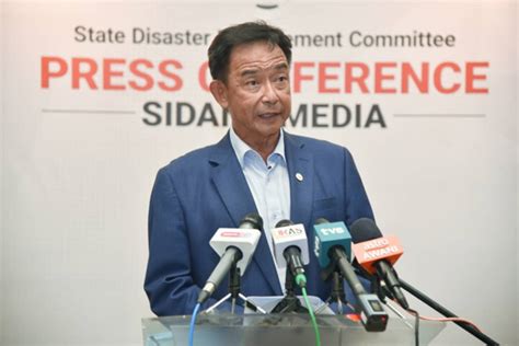 Aktiviti sukan dan rekreasi di taman permainan. Aktiviti sukan, rekreasi tanpa penonton sahaja dibenarkan ...