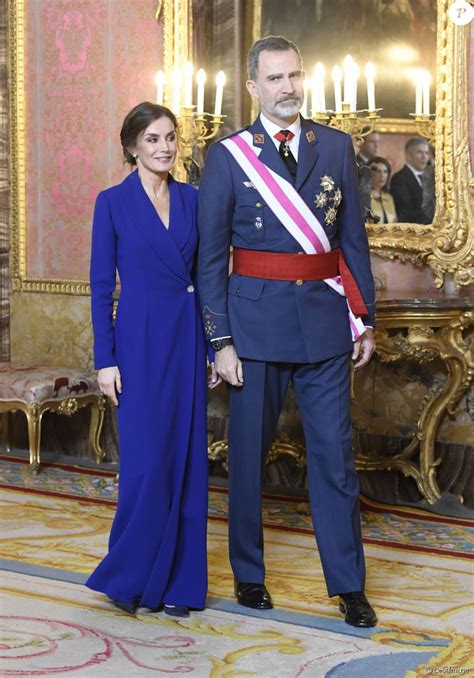 Le Roi Felipe Vi Et La Reine Letizia Despagne Présidaient à La