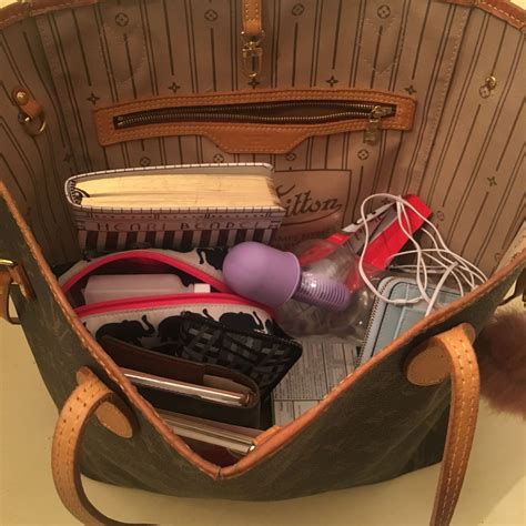 We offer historical sales data on our product pages which you can access when you sign up on stockx. Handbag Review: Louis Vuitton Neverfull MM - Royally Pink
