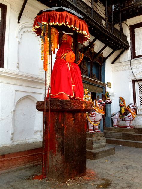 hanuman statue in kathmandu durbar square nepal 3tn travel tour trek nepal