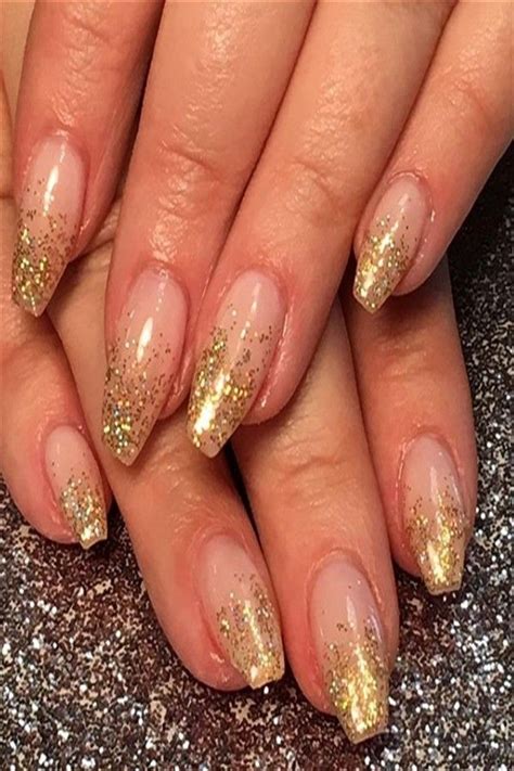 25 Pretty Golden Nails With Glitter You Must Try Fashonails Golden