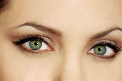 Tentu saja puisi indah yang bisa menyentuh hati. Puisi | Mata yang Paling Indah - Kompasiana.com