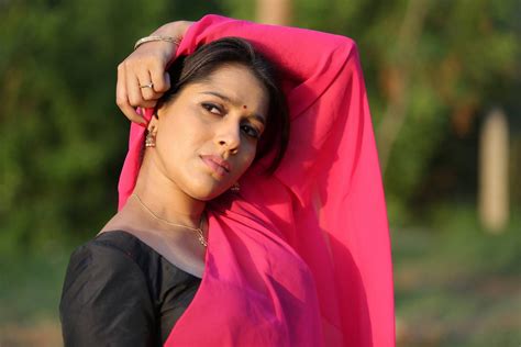 Sidhu Jonnalagadda And Rashmi Gautam Hot Stills From Guntur Talkies Movie Indiatelugu