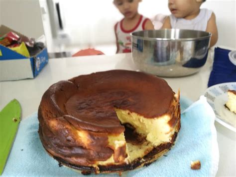 Cara untuk mendapatkan kek yang sharp edges bagi mereka yang berminat sila whatsapp: Resepi Basque Burnt Cheesecake Azlita Masam Manis