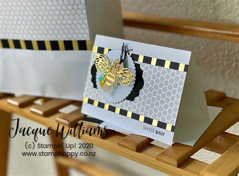 Give the gift of choice with a gift card from honey bee stamps! Honey Bee DIY Gift Bag & Gift Card Set