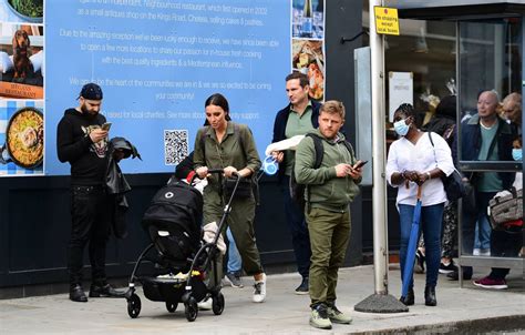 Index Of Wp Content Uploads Photos Christine Lampard Spotted On A Stroll Through Chelsea