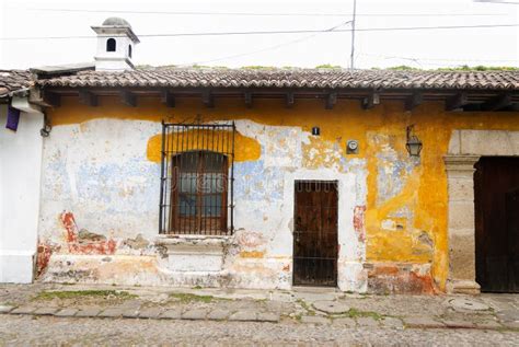 Edificios Coloniales Y Calles Cobbled En Antigua Guatemala America