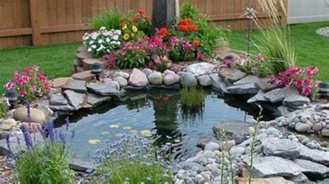 On va mettre de côté l'herbe, ça nous servira après pour faire un joli décor et cacher la bâche sympa quand même le voisin. Installer un bassin de poisson dans le jardin - Blog d'une ...