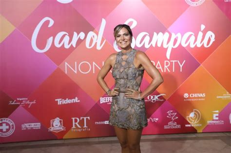 Carol Sampaio comemora aniversário com muitos famosos no Rio Quem Agito