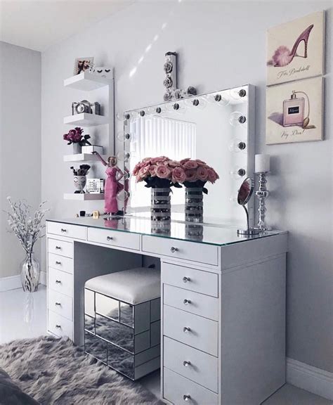 New Vanities With Makeup Area