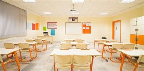 İlk ve orta dereceli okullarda çocukların, öğretmenlerin, velilerin güvenliği için kapatıldı. 21 Eylül' de Okullar Açılacak Mı