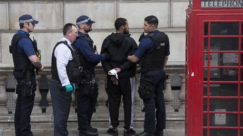 Man With Knives Arrested In London On Terror Charges Abc7 San Francisco