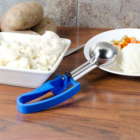 Vollrath 47374 Royal Blue 16 Extended Length Squeeze Disher Portion