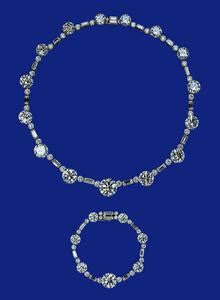 Hehe⭐ follow me on instagram for more content. The Royal Order of Sartorial Splendor: The Queen's Top 10 ...