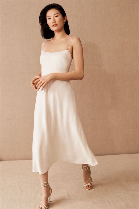 41 Courthouse Wedding Dresses For The Most Chic Wedding Day Look Artofit