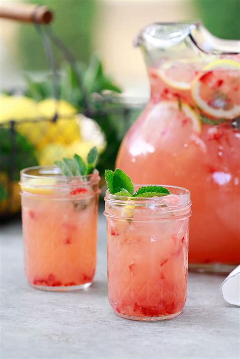 Homemade Strawberry Lemonade Easy Blended Pink Lemonade Recipe
