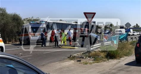 Oggi non si è verificato alcun incidente stradale di questo tipo o è stata segnalata un'attività insolita. TRAGEDIA A MASSAFRA, SCHIANTO MORTALE SULLA STATALE APPIA ...