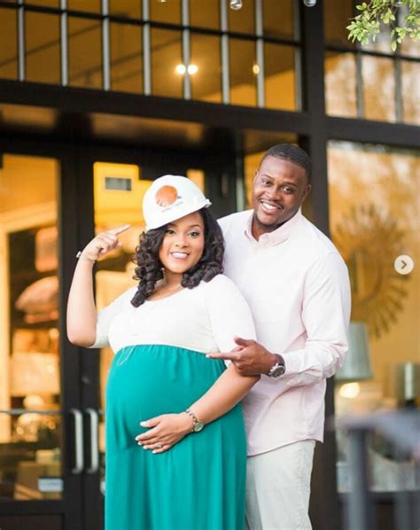 Lovely Pre Wedding Photos Of A Pregnant Nurse And Her Engineer Husband