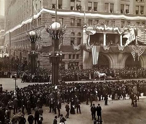 Chicago Parade 1890s Chicago Canvas Chicago History Old Photos