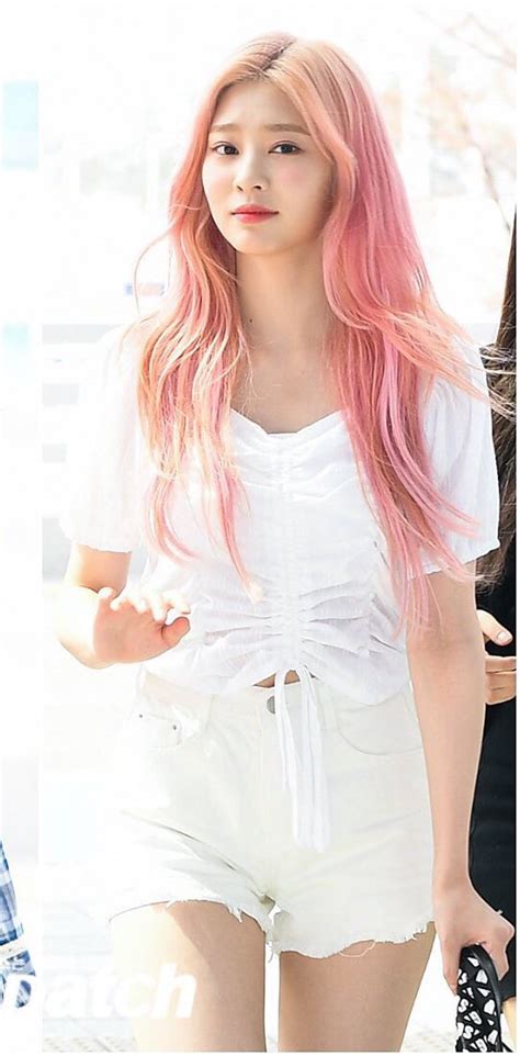 These Three Idols Are All Rocking Pink Hair And People Are In Love