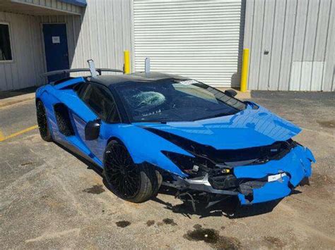 Wrecked Lamborghini Aventador Sv Roadster Up For Auction The Supercar