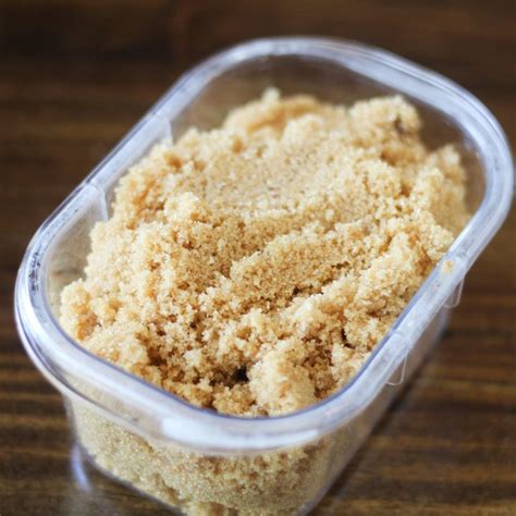 How To Make Homemade Brown Sugar With 2 Simple Ingredients