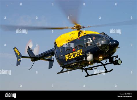 Metropolitan Police Helicopter G Mpsa Eurocopter Ec145 Landing