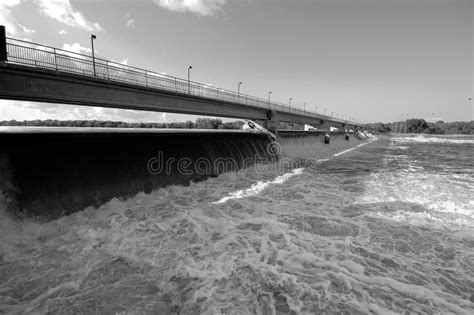 Black And White Dam Stock Image Image Of Hydro Mississippi 825205